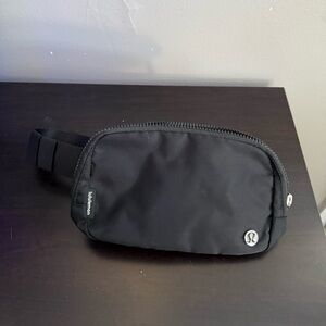 lululemon athletica Everywhere Black Belt Bag